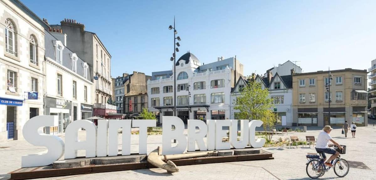 Le Nid Briochin Studio Au Coeur De 圣布里厄 外观 照片